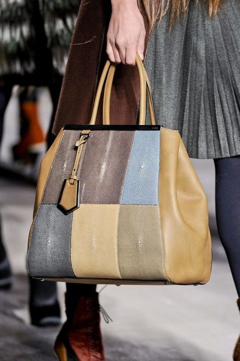 Brown, Bag, Textile, Style, Fashion accessory, Pattern, Shoulder bag, Luggage and bags, Street fashion, Fashion, 