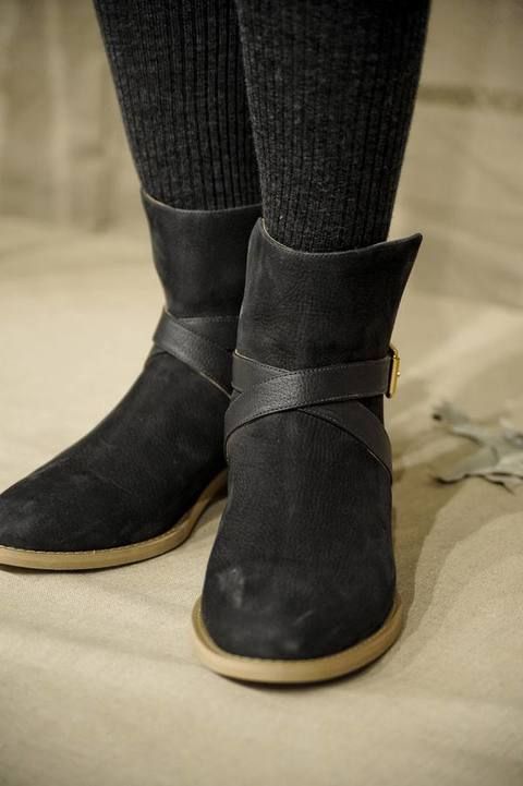Footwear, Brown, Textile, Boot, Fashion, Black, Tan, Leather, Beige, Fashion design, 