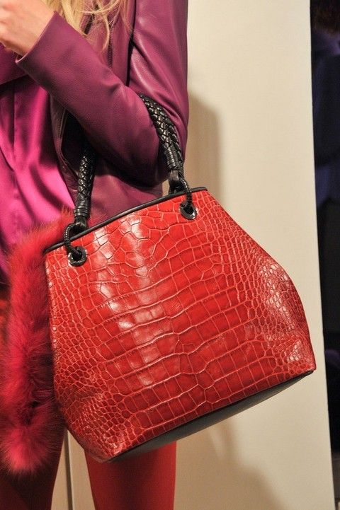 Bag, Red, Textile, Fashion accessory, Style, Shoulder bag, Maroon, Luggage and bags, Carmine, Magenta, 