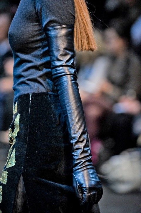 Textile, Jacket, Street fashion, Leather, Leather jacket, Fashion model, Fashion design, Glove, Knee-high boot, Boot, 