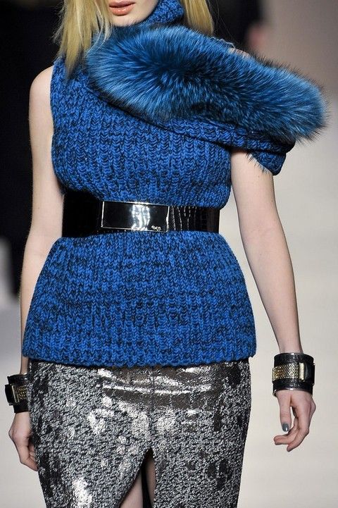Blue, Sleeve, Shoulder, Textile, Joint, Electric blue, Fashion accessory, Cobalt blue, Street fashion, Fashion, 