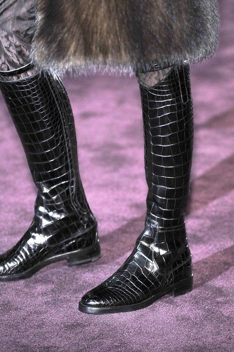 Textile, Fashion, Costume accessory, Leather, Fur, Natural material, Tights, Silver, Boot, Knee-high boot, 