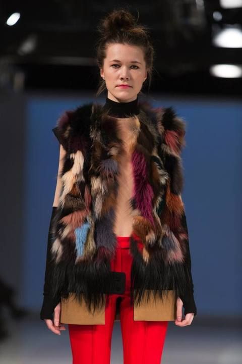 Human body, Event, Fashion show, Shoulder, Textile, Outerwear, Fur clothing, Winter, Style, Runway, 
