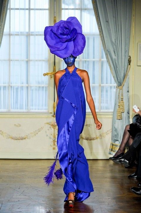 Style, Electric blue, Curtain, Dress, Fashion show, Purple, Cobalt blue, Costume design, Waist, Costume, 
