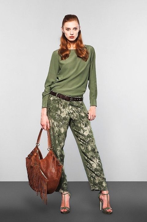 Brown, Sleeve, Shoulder, Textile, Bag, Outerwear, Camouflage, Style, Pattern, Fashion accessory, 