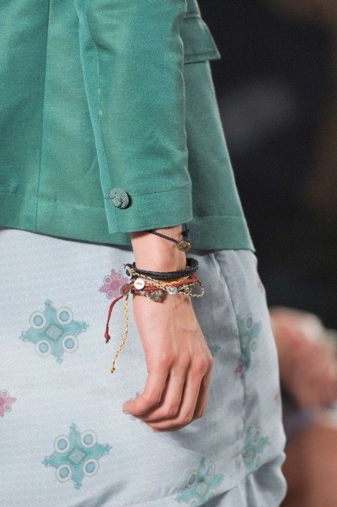 Finger, Textile, Wrist, Pattern, Style, Jewellery, Nail, Teal, Fashion accessory, Fashion, 