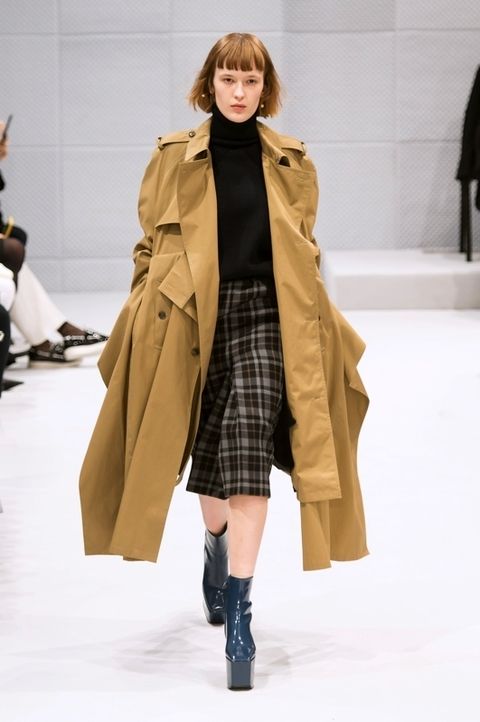 Brown, Sleeve, Coat, Textile, Collar, Outerwear, Fashion show, Overcoat, Winter, Jacket, 
