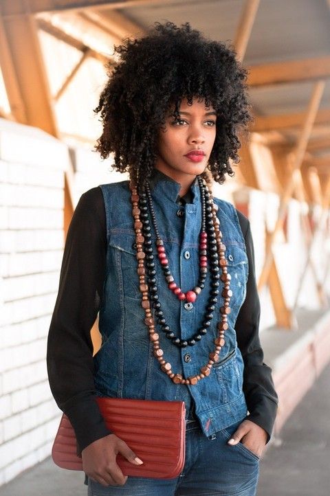 Blue, Hairstyle, Denim, Textile, Jeans, Jewellery, Style, Black hair, Fashion accessory, Street fashion, 