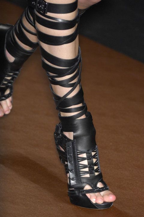 Human leg, Joint, Fashion, Black, Pattern, Fashion design, Foot, Silver, Ankle, Toe, 