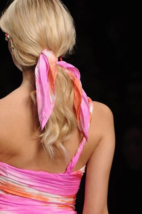 Hairstyle, Shoulder, Pink, Magenta, Style, Hair accessory, Beauty, Fashion, Neck, Blond, 