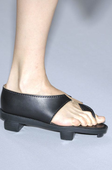 Footwear, Human leg, Joint, High heels, Sandal, Toe, Foot, Fashion, Black, Tan, 