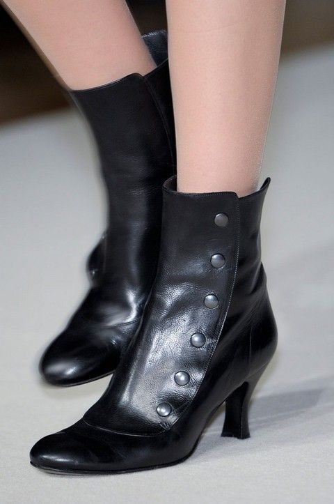 Footwear, Joint, Fashion, Black, Leather, High heels, Sock, Boot, Fashion design, Knee-high boot, 