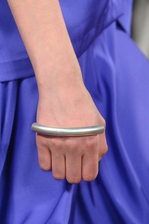 Blue, Finger, Sleeve, Wrist, Shoulder, Hand, Joint, Electric blue, Purple, Interaction, 