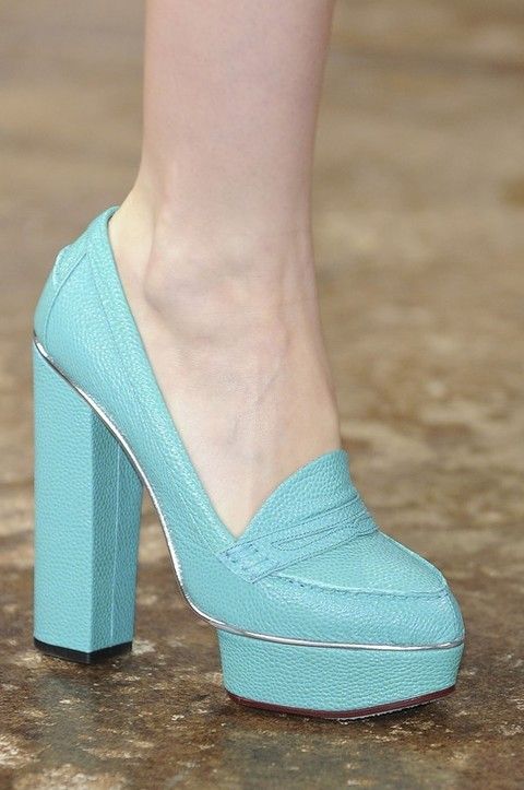 Blue, Green, Joint, Human leg, Teal, Aqua, Turquoise, Azure, Foot, High heels, 