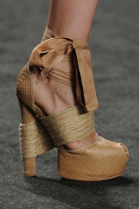 Brown, Joint, High heels, Khaki, Tan, Sandal, Fashion, Fawn, Beige, Close-up, 