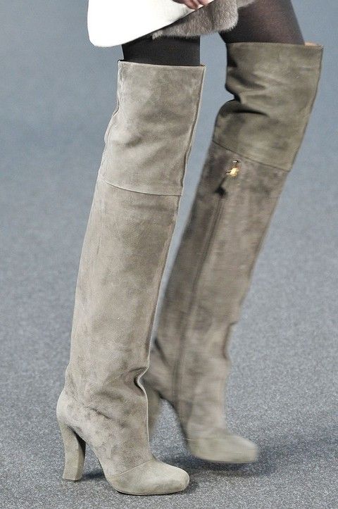 Pocket, Khaki, Suit trousers, Safety glove, Cargo pants, Boot, Glove, Cuff, Gesture, Button, 