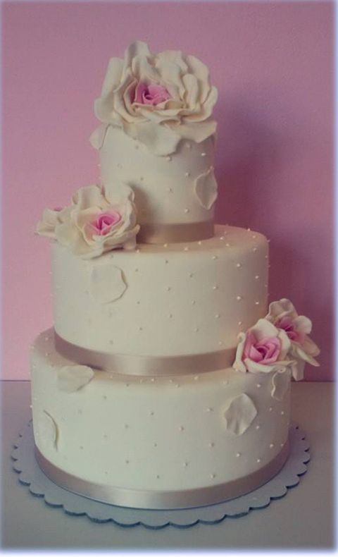 Sweetness, Food, Cake, Cuisine, Dessert, Ingredient, Baked goods, Cake decorating, Cake decorating supply, Pink, 