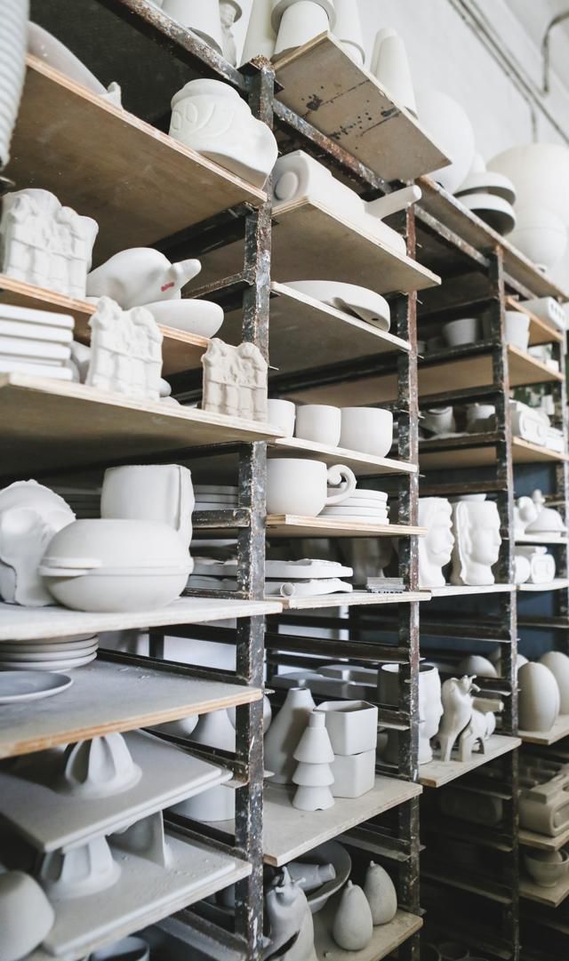 Dishware, Serveware, Porcelain, Shelf, Shelving, Ceramic, earthenware, Collection, Pottery, Creative arts, 