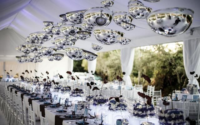 Tablecloth, Decoration, Function hall, Hall, Banquet, Party, Design, Home accessories, Light fixture, Circle, 