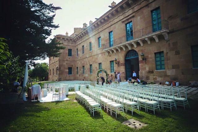 Function hall, Hall, Lawn, Arch, Ceremony, Linens, Folding chair, Yard, Tablecloth, Aisle, 
