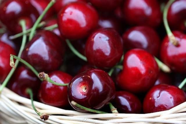 Natural foods, Cherry, Fruit, Food, Produce, Ingredient, Local food, Whole food, Berry, Black cherry, 