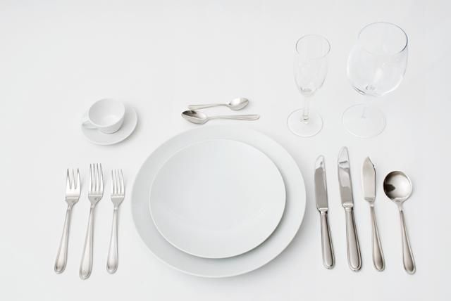 Serveware, Dishware, Tableware, White, Cutlery, Glass, Kitchen utensil, Drinkware, Household silver, Home accessories, 