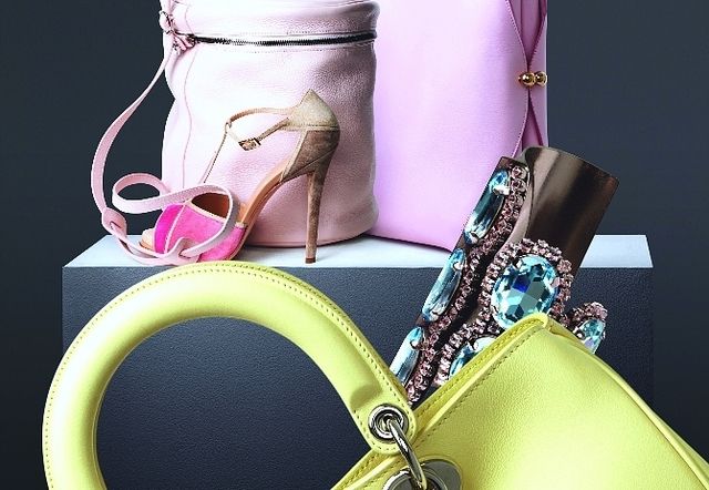 Style, Pink, Fashion accessory, Bag, Fashion, Shoulder bag, Sandal, Lavender, Still life photography, Material property, 