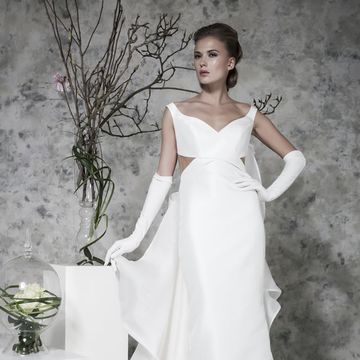Clothing, Dress, Shoulder, Textile, White, Bridal clothing, Formal wear, Style, Gown, One-piece garment, 