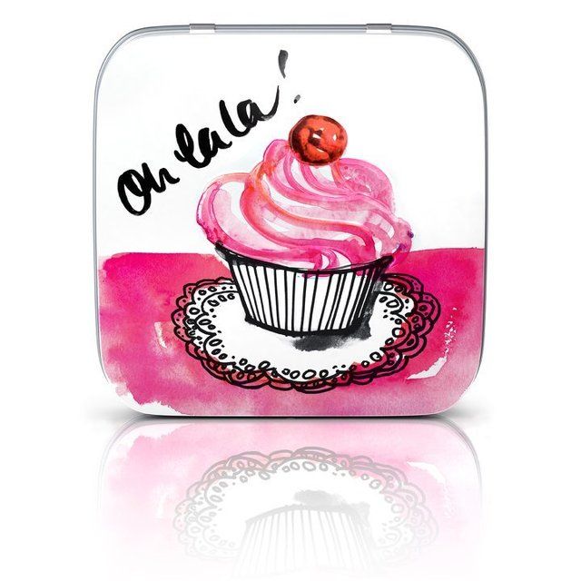 Cupcake, Cuisine, Food, Sweetness, Dessert, Pink, Baked goods, Ingredient, Whipped cream, Cake decorating supply, 