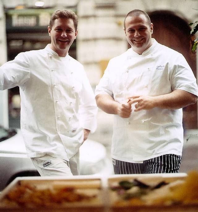 Sleeve, Dress shirt, White, Collar, Happy, Facial expression, Cook, Chef, Chef's uniform, Laugh, 