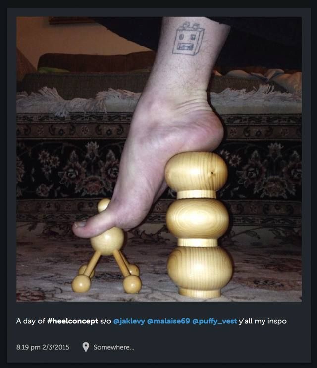 Finger, Joint, Wrist, Tattoo, Beige, Toe, Temporary tattoo, Foot, Sculpture, Ankle, 