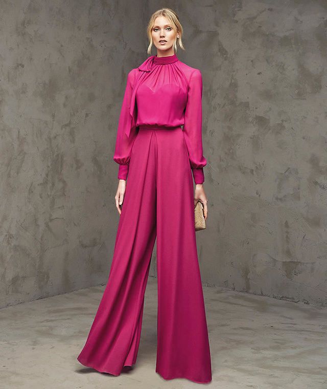 Sleeve, Human body, Pink, Formal wear, Magenta, Fashion model, Dress, Costume design, Gown, Maroon, 