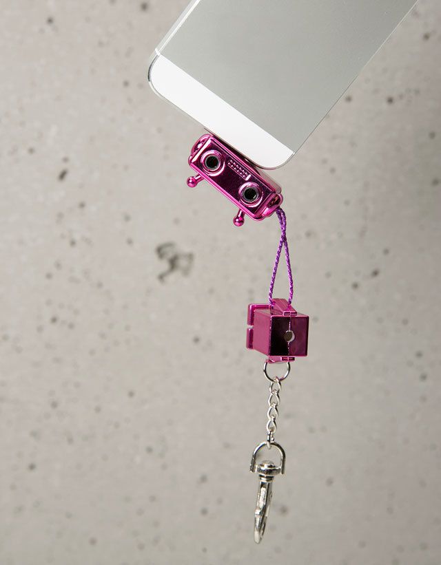 Magenta, Pink, Technology, Purple, Material property, Silver, Gadget, Body jewelry, Cameras & optics, Still life photography, 