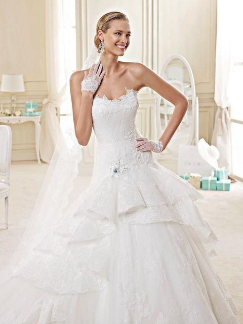 Clothing, Sleeve, Shoulder, Textile, Photograph, Bridal clothing, Dress, White, Gown, Wedding dress, 