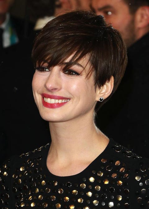 Anne Hathaway 35 Tagli Di Capelli Della Star De Lo Stagista Inaspettato