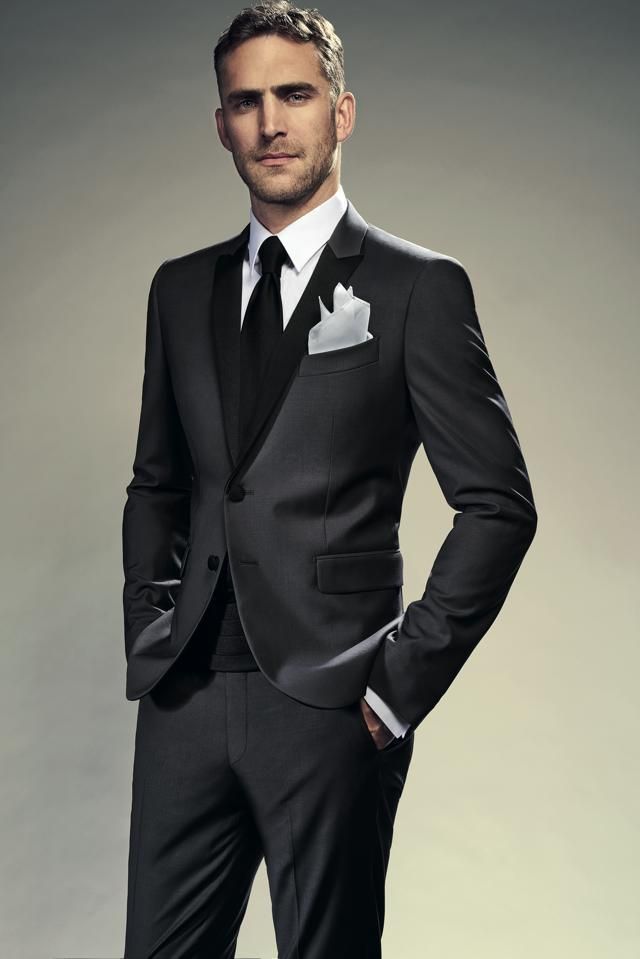Clothing, Coat, Dress shirt, Collar, Sleeve, Trousers, Suit trousers, Shirt, Standing, Suit, 