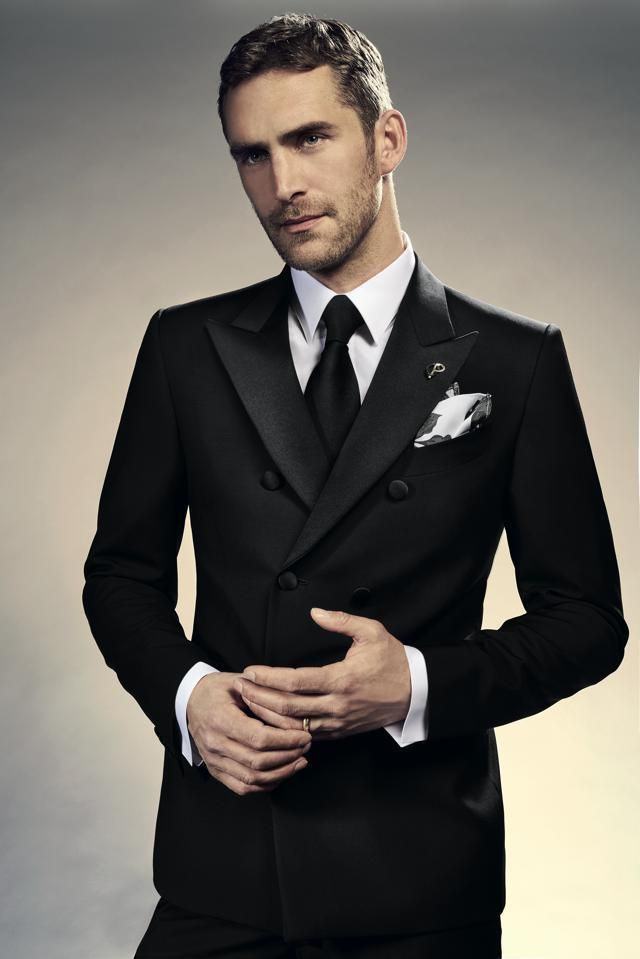 Clothing, Coat, Dress shirt, Collar, Sleeve, Standing, Joint, Outerwear, Suit, Formal wear, 