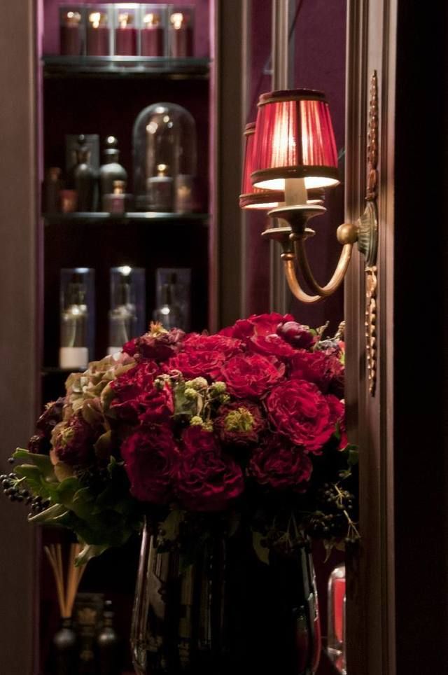 Red, Petal, Flower, Bouquet, Shelf, Cut flowers, Floristry, Flower Arranging, Magenta, Shelving, 