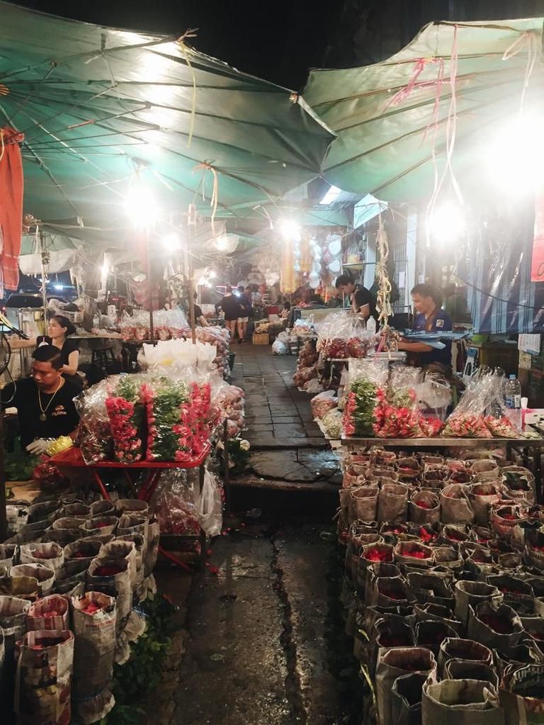 Public space, Marketplace, Retail, Market, Bazaar, Trade, Artificial flower, Human settlement, Floristry, Selling, 