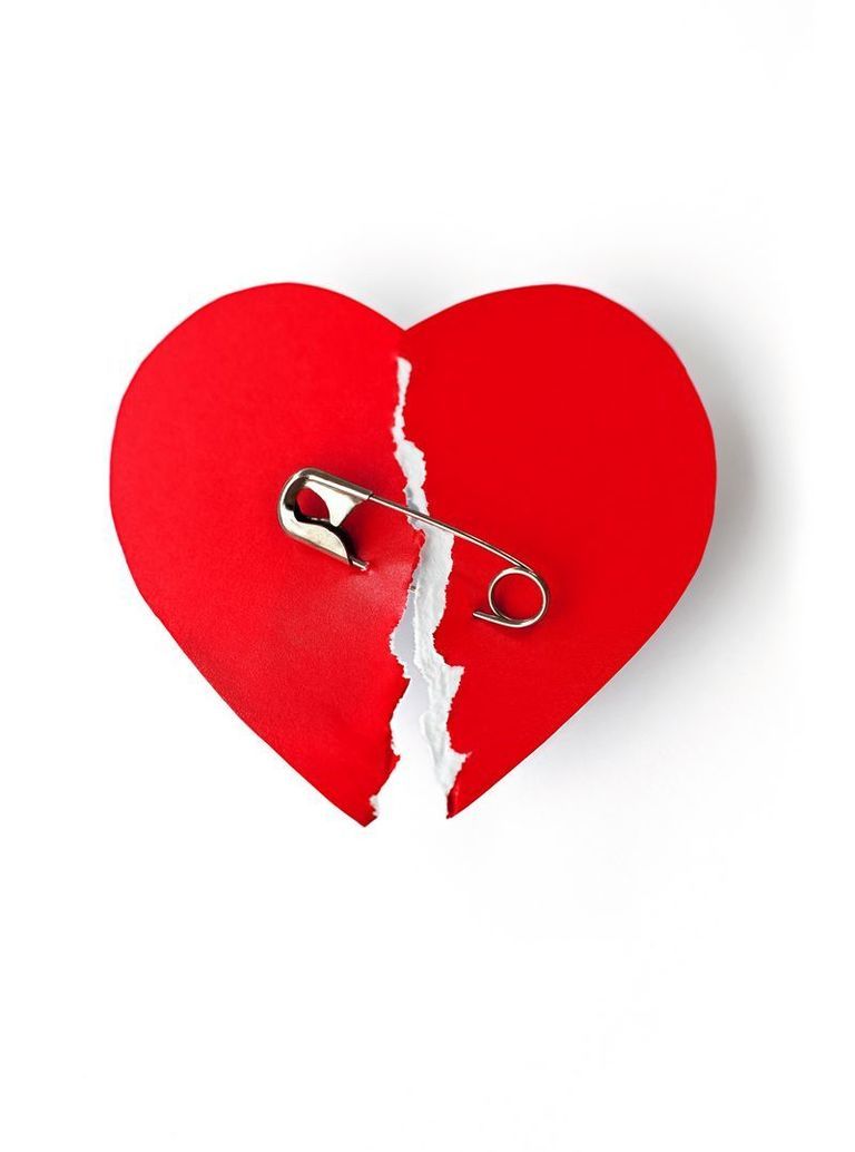Red, Heart, Carmine, Guitar accessory, Love, Maroon, Coquelicot, Symbol, String instrument accessory, Valentine's day, 