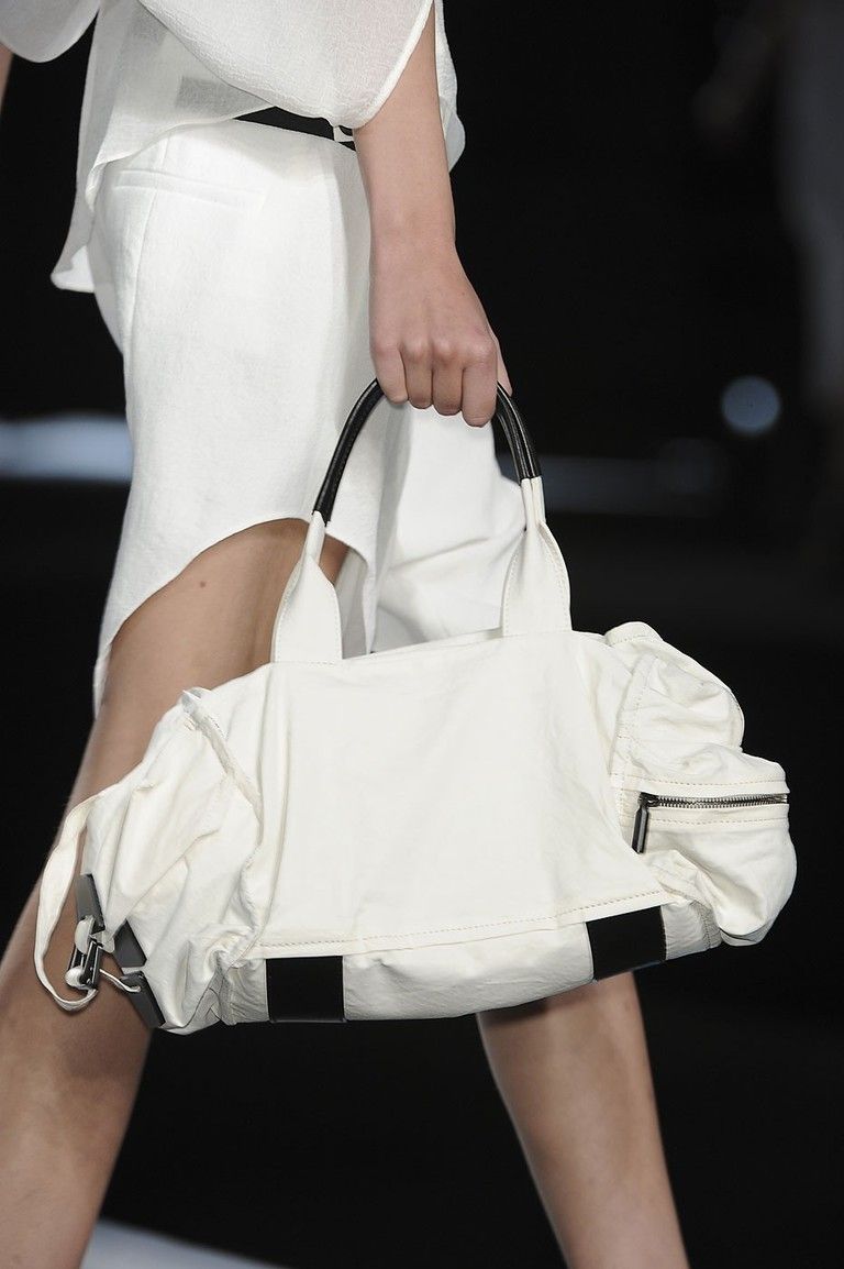 Shoulder, Joint, White, Style, Bag, Fashion, Waist, Shoulder bag, Monochrome photography, Fashion design, 