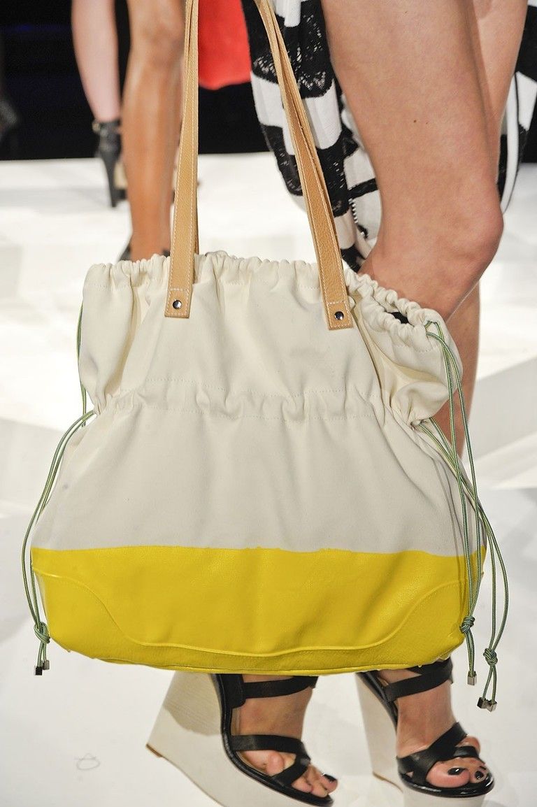 Product, Yellow, Textile, Bag, White, Style, Shoulder bag, Fashion, Pattern, Luggage and bags, 