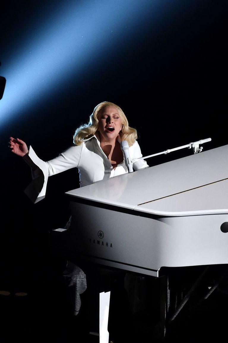 Music artist, Stage, Music venue, Jazz pianist, Piano, Stage equipment, Audio accessory, Blond, Singer, Pianist, 