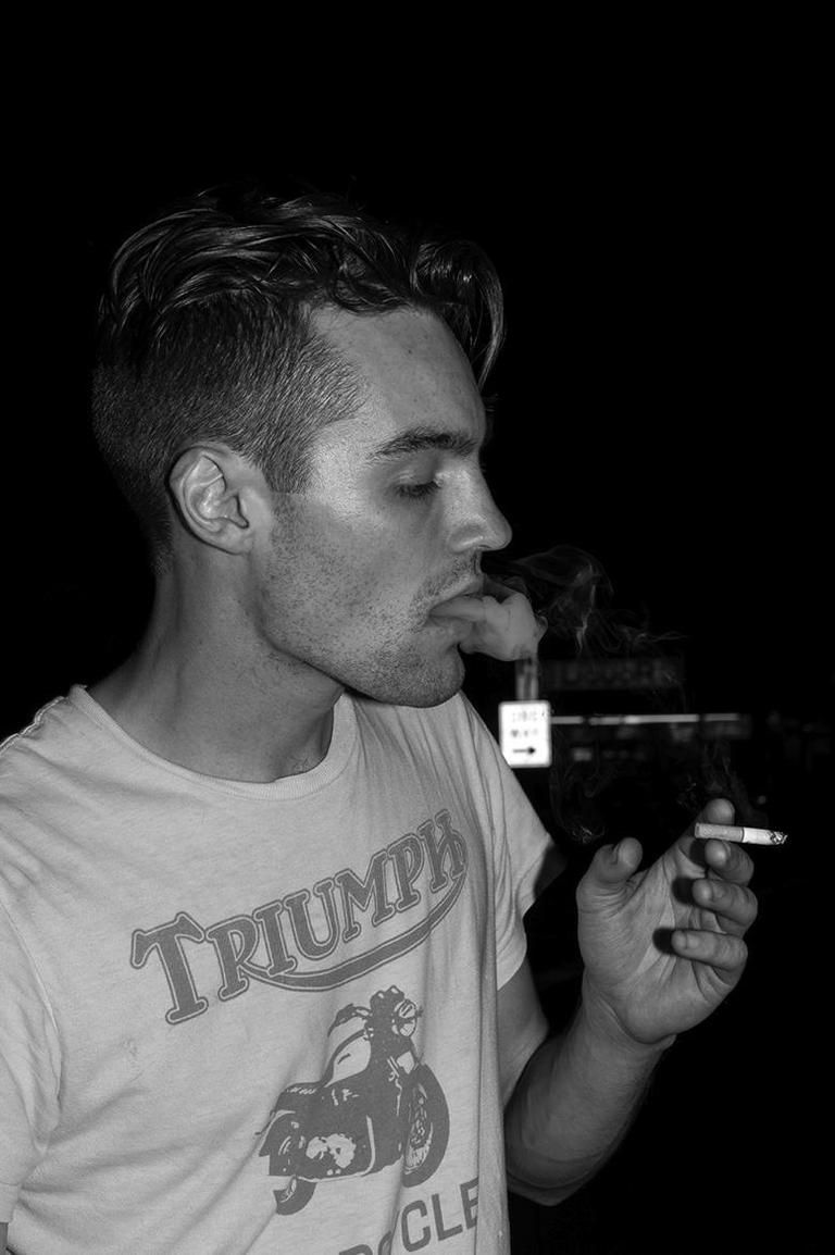 Smoking, Facial hair, Style, Tobacco products, Jaw, Beard, Cool, Smoking accessory, Cigarette, Flash photography, 