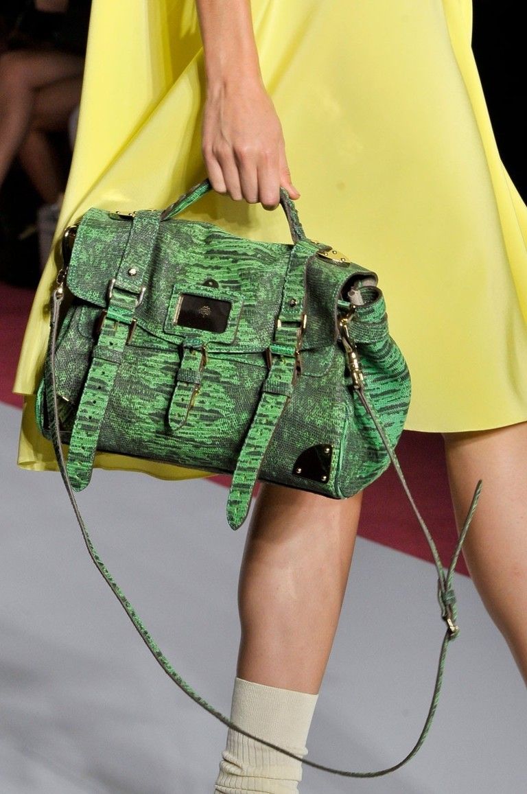 Green, Yellow, Bag, Joint, Fashion, Shoulder bag, Street fashion, Luggage and bags, Pocket, Waist, 