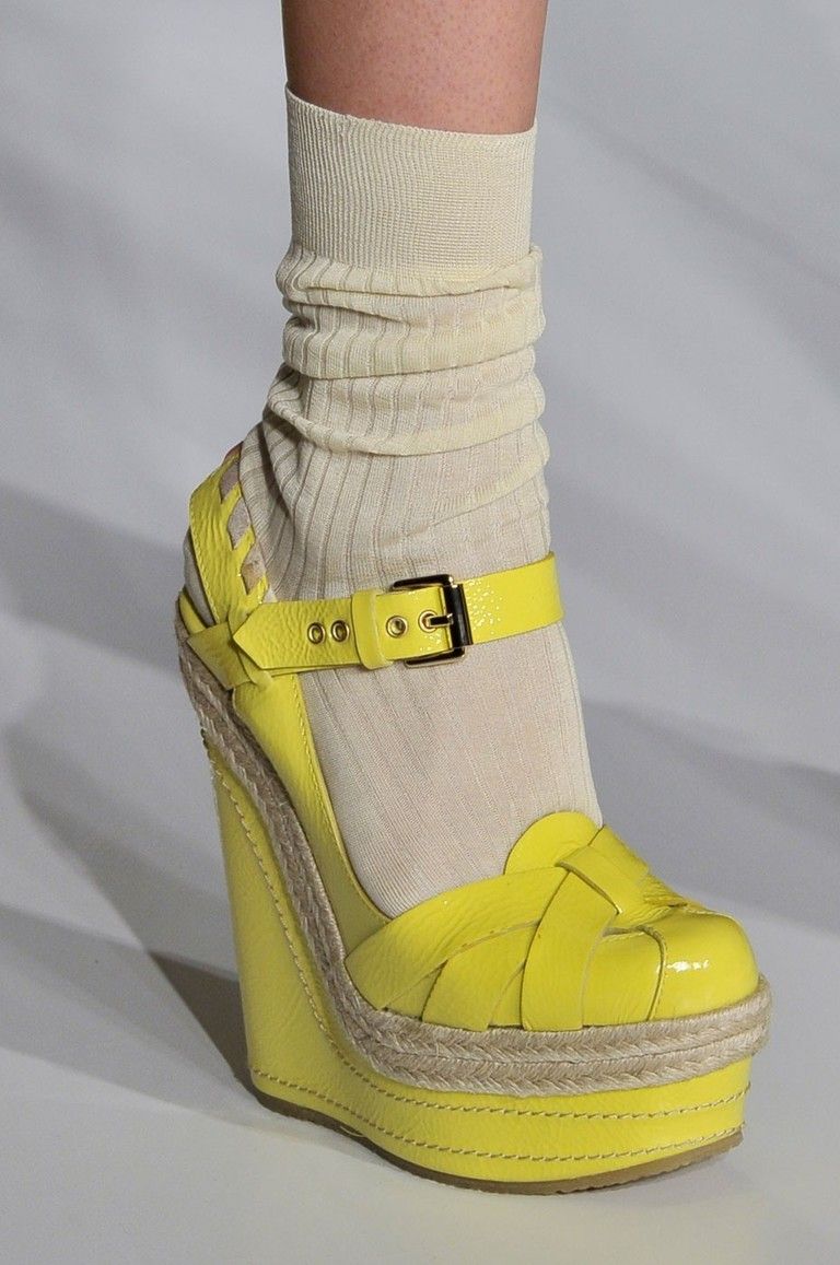 Footwear, Yellow, Fashion, Beige, Fashion design, Sandal, Sock, Synthetic rubber, Strap, 