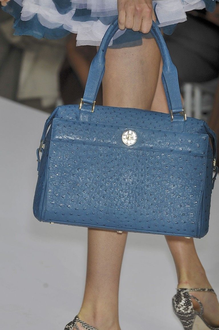 Blue, Bag, Joint, Fashion accessory, White, Pattern, Style, Electric blue, Beauty, Luggage and bags, 