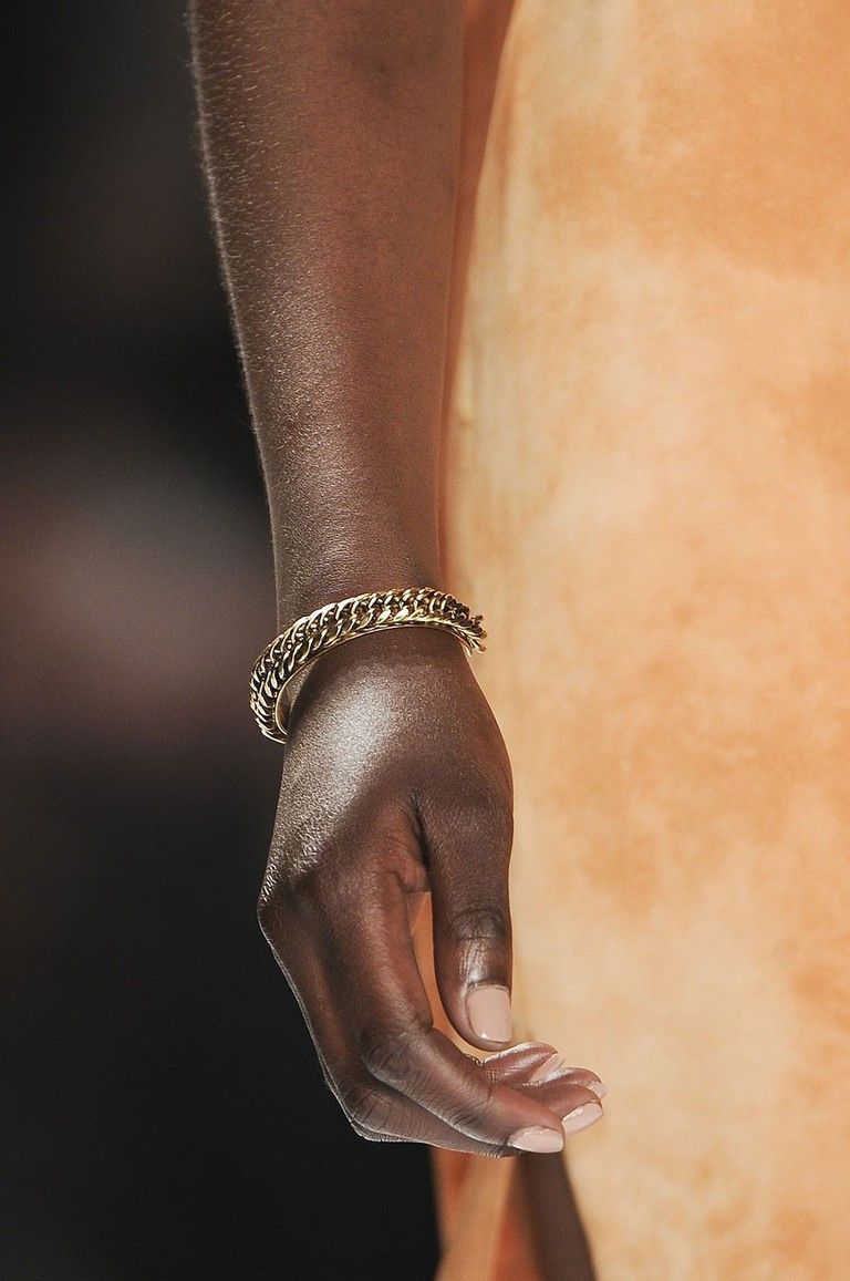 Finger, Brown, Skin, Wrist, Joint, Jewellery, Fashion accessory, Tan, Nail, Muscle, 