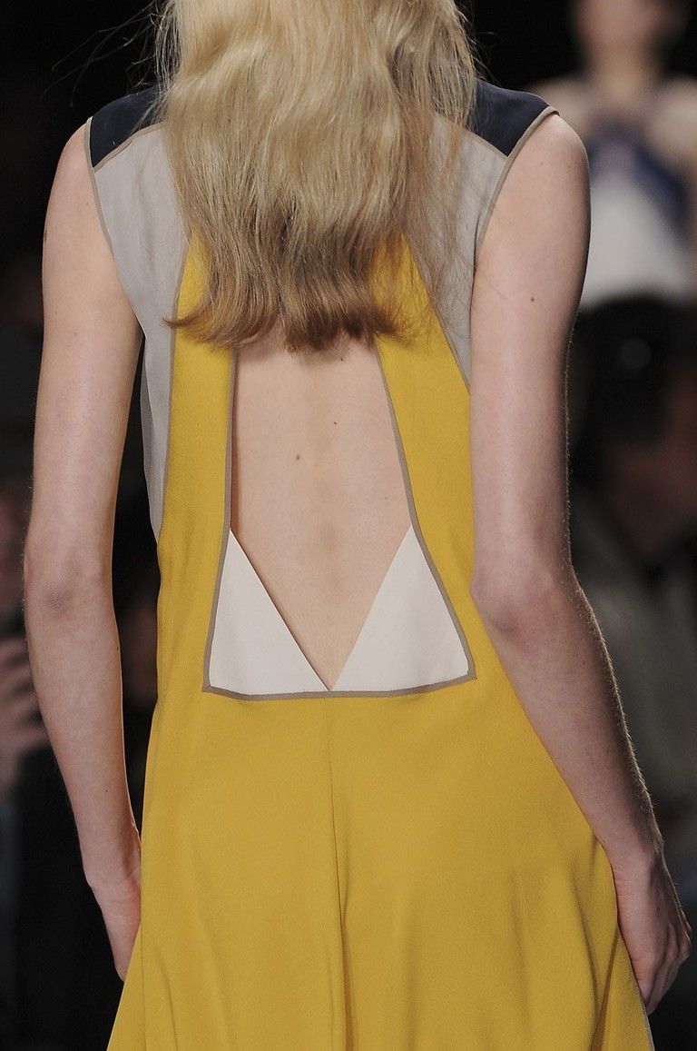Yellow, Hairstyle, Shoulder, Joint, Style, Fashion model, Back, Fashion, Neck, Blond, 