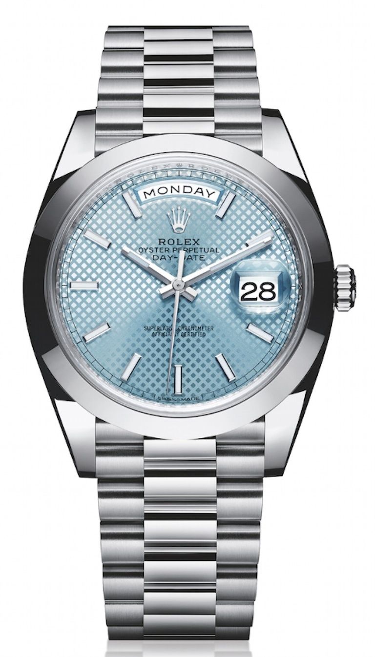 Blue, Product, Analog watch, Watch, Glass, Photograph, White, Fashion accessory, Watch accessory, Aqua, 
